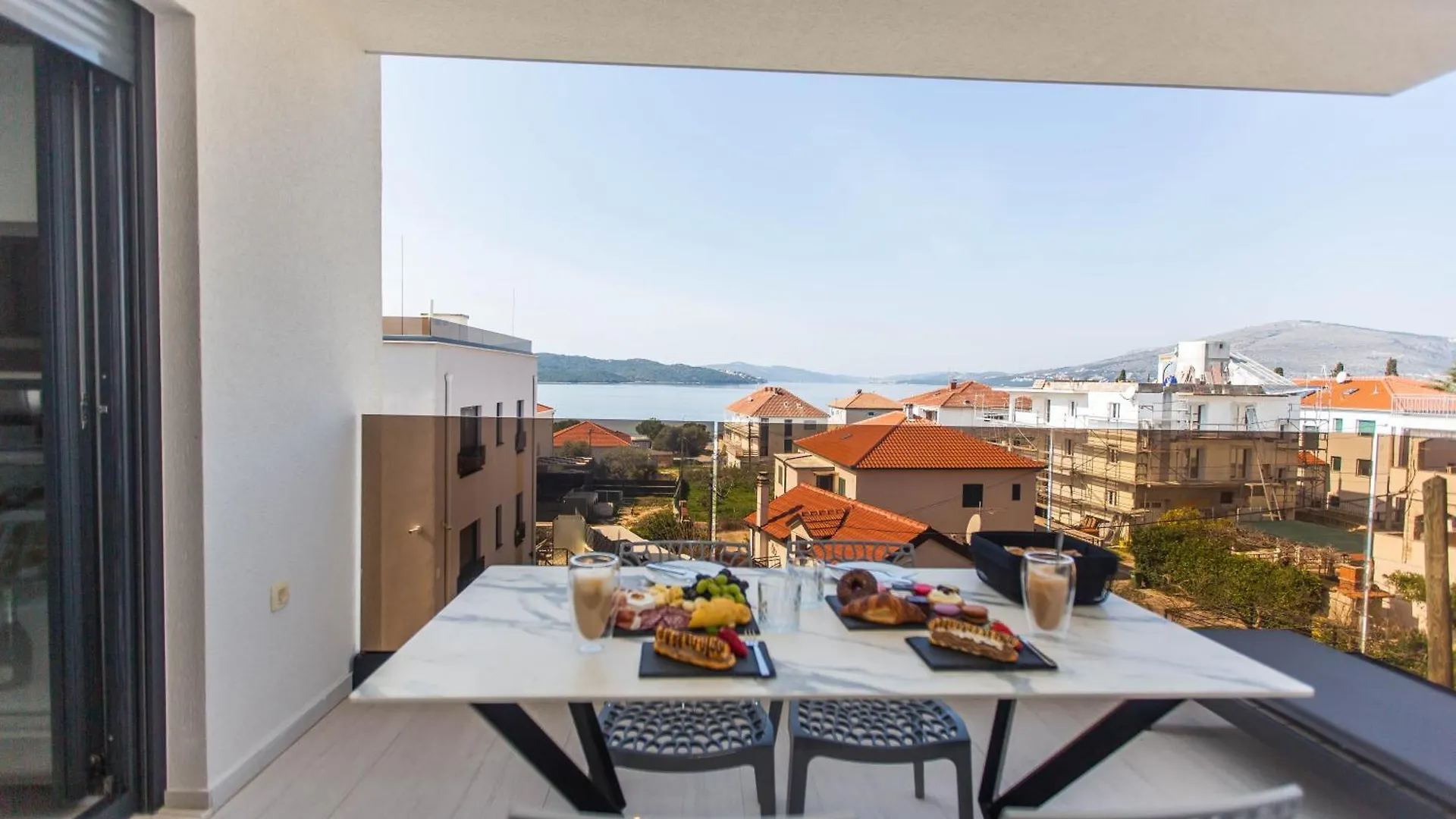 Villa 23 B Heated Pool Trogir Apartment